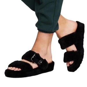 UGG Fuzz Yeah Women’s Slide Slippers & Sandals SZ8